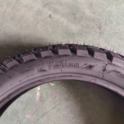 インメトロ証明書付きの黒いチューブレスバイクタイヤ 110/90-17