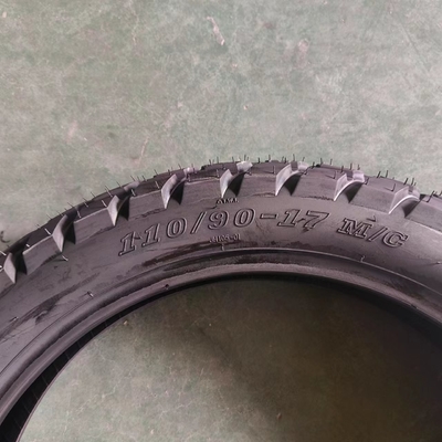 インメトロ証明書付きの黒いチューブレスバイクタイヤ 110/90-17