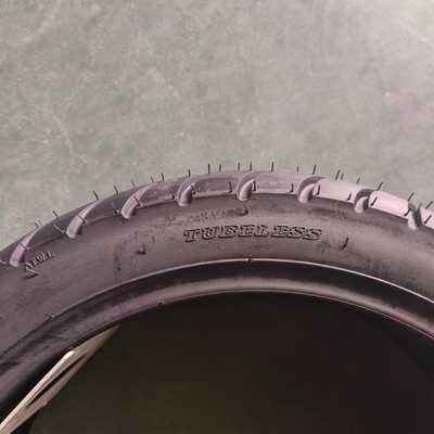 OEM受容 110/70-13 三輪車と電気モータースクーター用のオートバイタイヤ