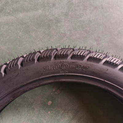 モーターサイクルのタイヤ モーターサイクルのタイヤ 3.00-17 原材料 天然ゴム 鋼ナイロン