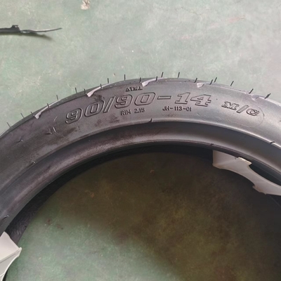 自然ゴム鋼ナイロン 14インチGPバイクタイヤ 耐久性のある運転用道路タイヤ