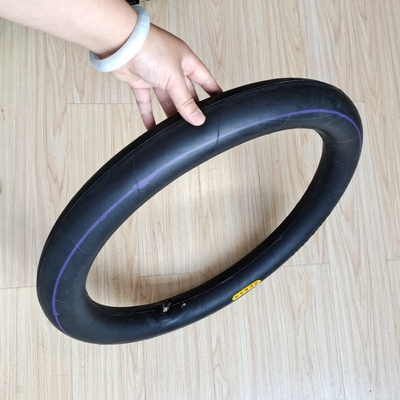 モーターサイクルのタイヤ内管 300/325-18 急速生産能力1日50000個