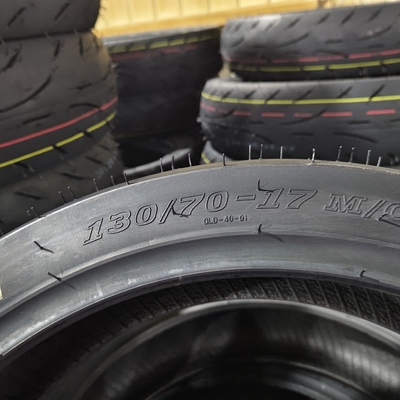 自然ゴム 原材料 モーターサイクルのタイヤ 130/70-17 モーターサイクルのタイヤ 17