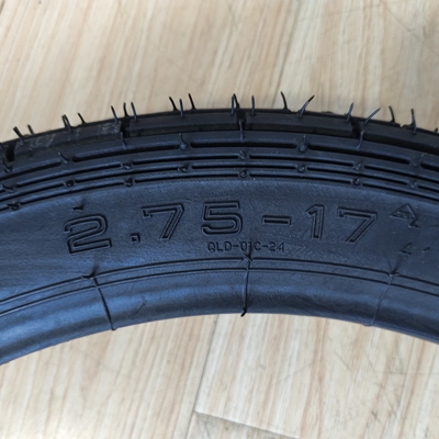 ナチュラルゴムモーターサイクルのタイヤとチューブレスタイヤ2.75-17 DOT ISO CCC SONCAPと自社