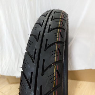 90/90-18 モーターサイクルのタイヤと内管 OEM 高耐久性で受け入れられる