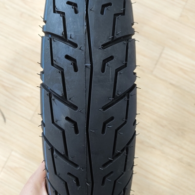 35%~55%ゴム含有量 タイヤカッシング モーターサイクルのチューブレスタイヤ 13090-18 バイクタイヤ