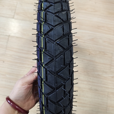 自然ゴム 鋼 ナイロン 材料 90/90-18 モーターサイクルのタイヤ