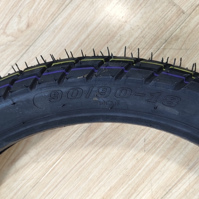 自然ゴム 鋼 ナイロン 材料 90/90-18 モーターサイクルのタイヤ