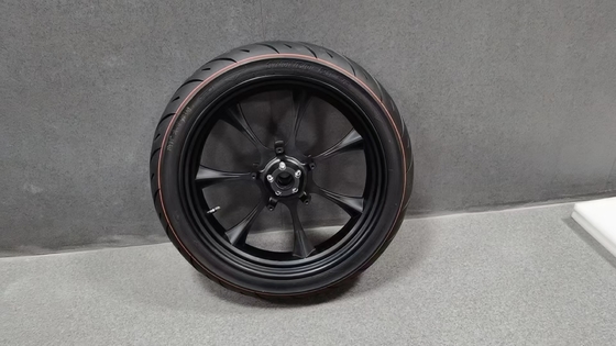 170/50-21 160/50-23 モーターサイクルの半熱溶融タイヤ 8.2 kg 配達期間 25-30 日
