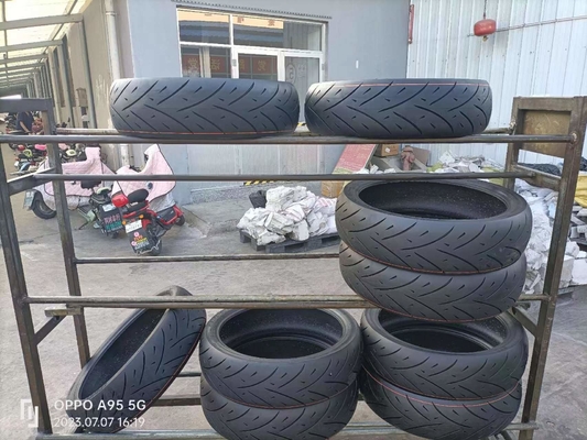 170/50-21 160/50-23 モーターサイクルの半熱溶融タイヤ 8.2 kg 配達期間 25-30 日