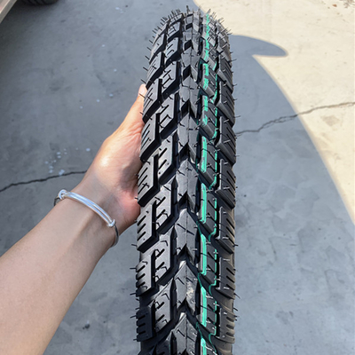 18 x 2.75 モーターサイクルのタイヤ 生産容量1日5000個