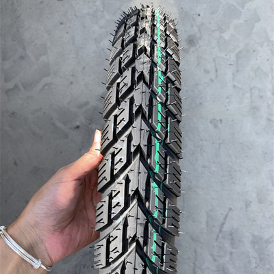 18 x 2.75 モーターサイクルのタイヤ 生産容量1日5000個