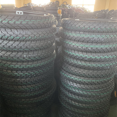 18 x 2.75 モーターサイクルのタイヤ 生産容量1日5000個