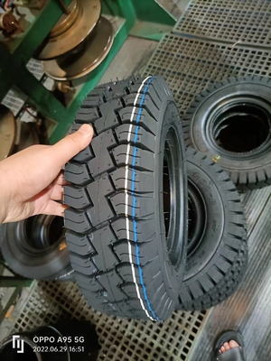 35% 45% ゴム含有量 バジャージュ トライサイクル モーターサイクルのタイヤとチューブ 25-30 日 配達期間