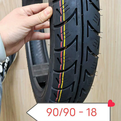 受け入れられるOEM 90/90-18 バイアス構造とスーパーファクターのタイヤ