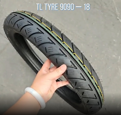 受け入れられるOEM 90/90-18 バイアス構造とスーパーファクターのタイヤ