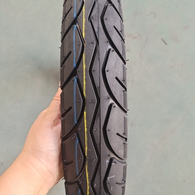35%~55%ゴム含有量 トューブレスモーターサイクルのタイヤ 80/90-17