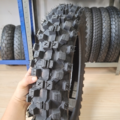 MOTOCROSS 110100-18 原材料のモーターサイクルのタイヤ 自然ゴム鋼ナイロン
