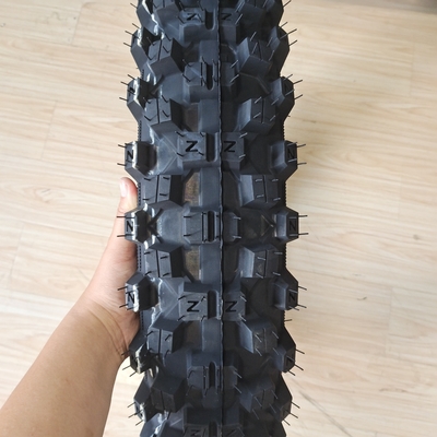 MOTOCROSS 110100-18 原材料のモーターサイクルのタイヤ 自然ゴム鋼ナイロン