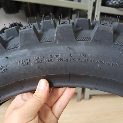 MOTOCROSS 110100-18 原材料のモーターサイクルのタイヤ 自然ゴム鋼ナイロン