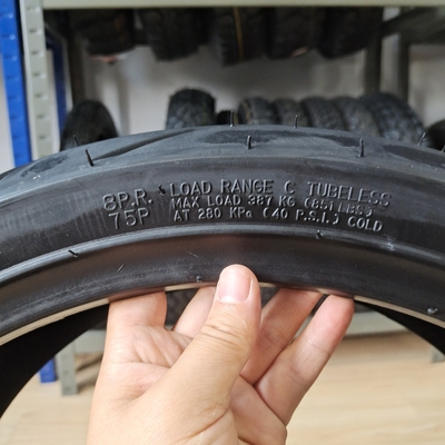 タイヤカッシング モーターサイクルのタイヤ 180/55-17 190/55-17 清水港の荷乗用