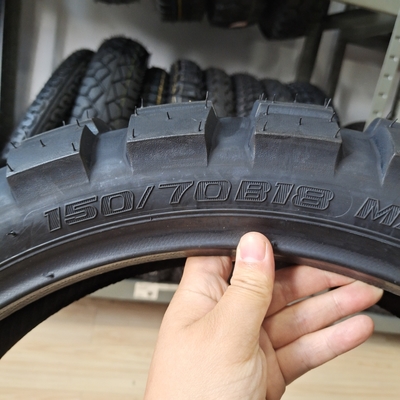 自然ゴムモーターサイクルのタイヤ 15070B18 最適な性能