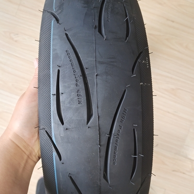 天然ゴム鋼ナイロン140/60-17 プロモーターサイクルのタイヤ 青島