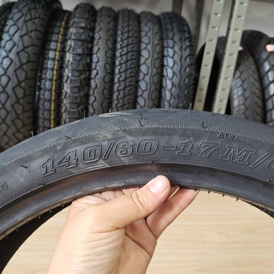 天然ゴム鋼ナイロン140/60-17 プロモーターサイクルのタイヤ 青島