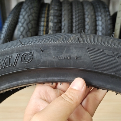 天然ゴム鋼ナイロン140/60-17 プロモーターサイクルのタイヤ 青島