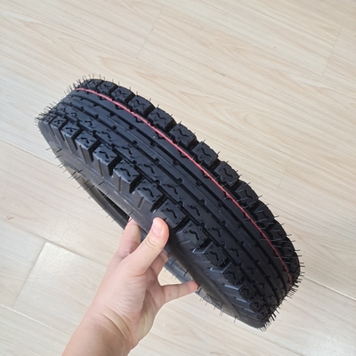OEM 受け入れられる 4.00-8 モーターサイクルのタイヤ エジプト スクータータイヤ 黒
