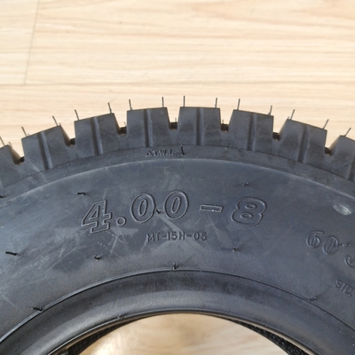 OEM 受け入れられる 4.00-8 モーターサイクルのタイヤ エジプト スクータータイヤ 黒