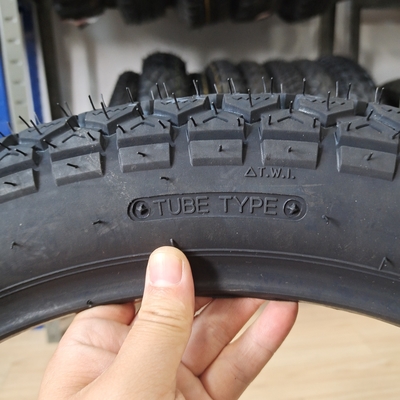 3.25-18 3.50-18 4.00-8 110/90-16 TL Eマーク証明書を持つエジプト市場用のタイヤ