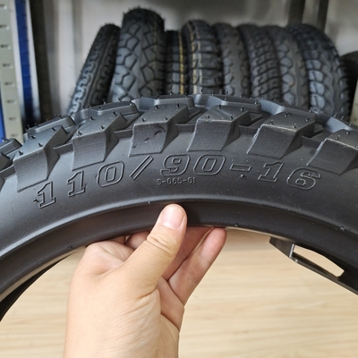 Ply Rating 6pr/8pr Super 110/90-16 TL TT ベネズエラ市場向けゴムモーターサイクルのタイヤ