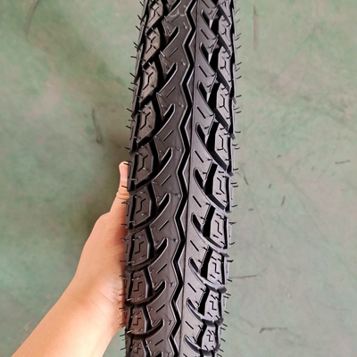 モーターサイクルのタイヤ タイヤ3.00-18 自然ゴム 鋼ナイロン 受け入れられるOEM 提供