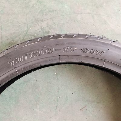 70/100-17 プロのオートバイ用の黒いタイヤケースのブチルゴム内管