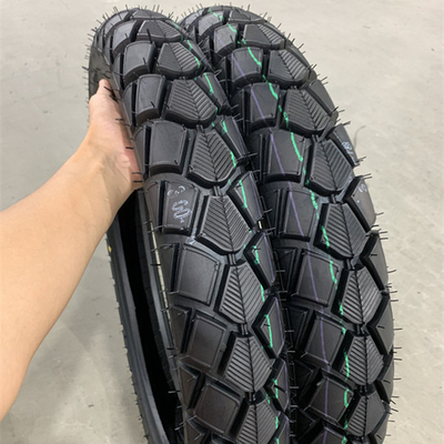 3.00-18 モーターサイクルのタイヤ 張力強さ 10.5 強固で耐久性のある性能のためのケース