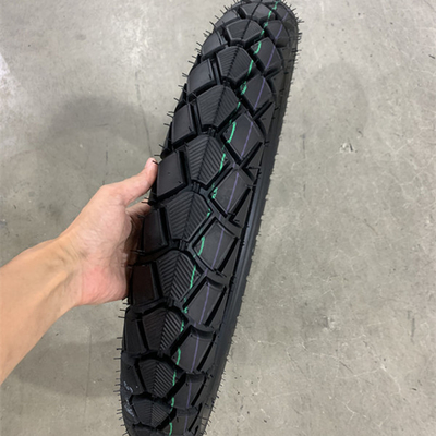 3.00-18 モーターサイクルのタイヤ 張力強さ 10.5 強固で耐久性のある性能のためのケース