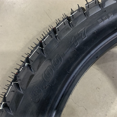高容量 17 インチ 中国のバイクタイヤ 10.5 張力強さ
