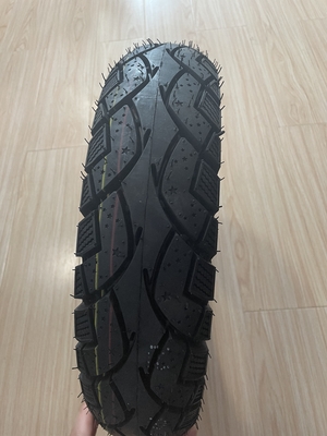 16インチモーターサイクルのタイヤ 長持ちする性能のための深層パターン設計 3.2 KG