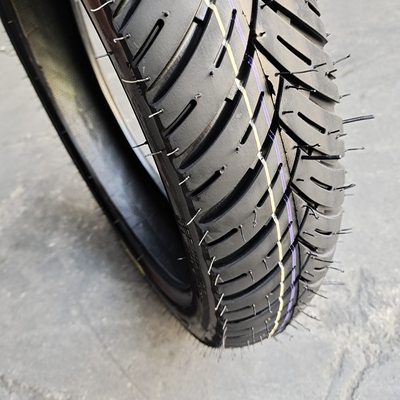 黒色 90/90-17 複合型 6PR/8PR 後輪 オートバイ用オートバイ用部品用タイヤ