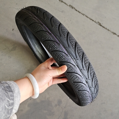 モーターサイクルのチューブレスタイヤ 80/90-17 70/80-17 70/90-17 90/80-17 6pr/8pr Ply Rating