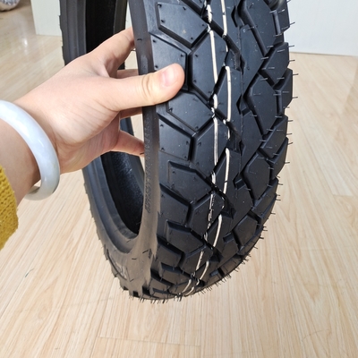 35%~55%ゴム含有量 パネウマティック型厚くされたバイクタイヤ 110/90-16