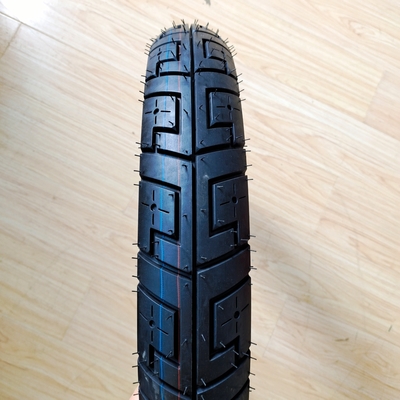 90/90-18 OEM用の黒ゴム丸型オートバイタイヤ 6pr/8pr Ply Rating