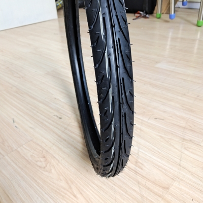 6PR/8PR ゴム含有量 35%-55% 道路用オートバイタイヤ 45/90-17 50/90-17 モーター部品