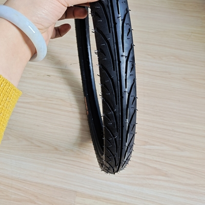 6PR/8PR ゴム含有量 35%-55% 道路用オートバイタイヤ 45/90-17 50/90-17 モーター部品