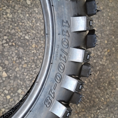 ブラック色と6PR/8PR プライスレーティングの 110/100-18 モーターサイクルのタイヤを売る