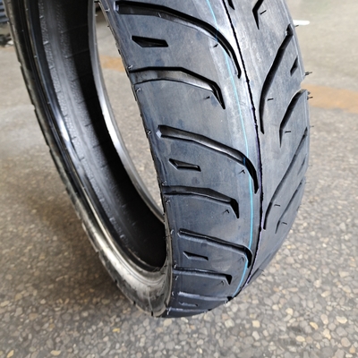 140/60-17 D 自然ゴムから製造されたモーターサイクルのタイヤと 6pr/8pr Ply グレード