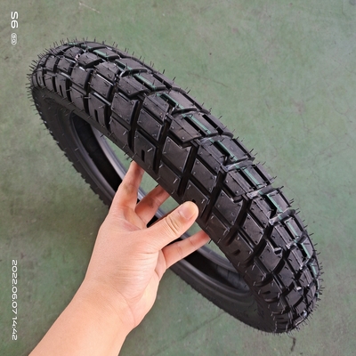 承認可能なOEMゴムモーターサイクルのタイヤ 80/100-14