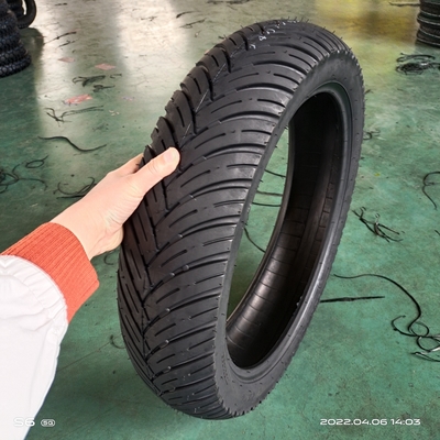 140/70-17 8 Ply Rate ブラック モーターサイクルのタイヤ 18 インチ