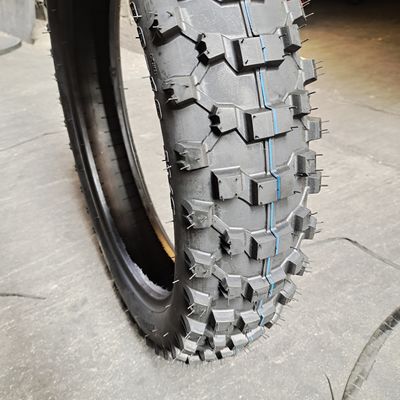 モーターサイクルのタイヤ 120/80-18 35%-55%のゴム含有量を持つチューブレスタイヤとOEMは受け入れられます